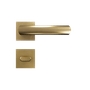 Copia-de-opera_RQ2_banheiro_dourado